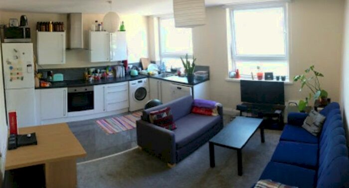 3 Bedroom Flat To Rent In Wapping Lane, Wapping, E1W