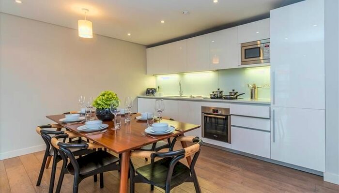 3 Bedroom Flat To Rent In Merchant Square East, London, W2