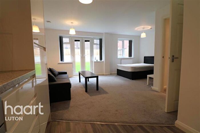 Studio To Rent In John Street, Luton, LU1