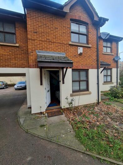 3 Bedroom Semi-Detached House To Rent In Moriarty Close, Holloway, N7