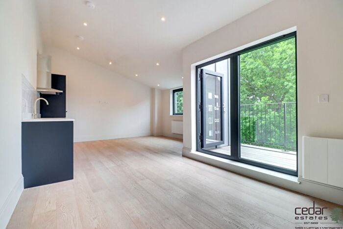 1 Bedroom Flat To Rent In Great North Road, East Finchley, N2