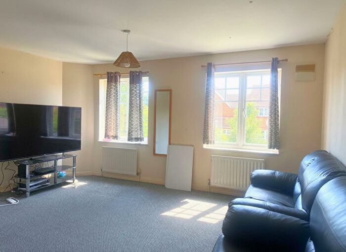 3 Bedroom Town House To Rent In Williams Drive, Hounslow, TW3