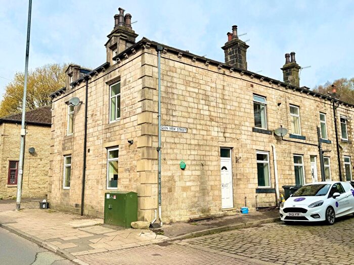 3 Bedroom End Of Terrace House To Rent In Glen View Street, Portsmouth, Todmorden, OL14