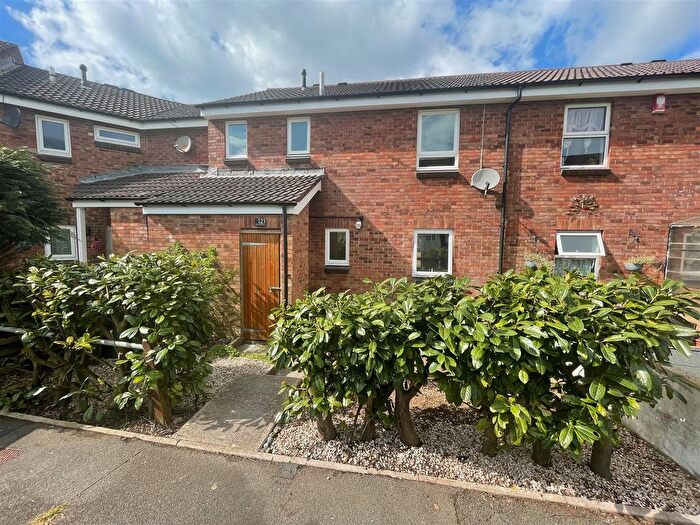 3 Bedroom Terraced House For Sale In Staddiscombe, Plymouth, PL9