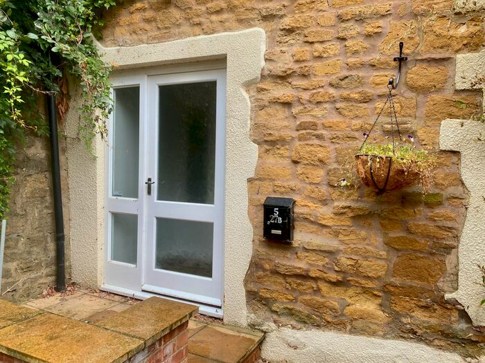 2 Bedroom Flat To Rent In Flat The Courtyard, Daventry, Northants., NN11