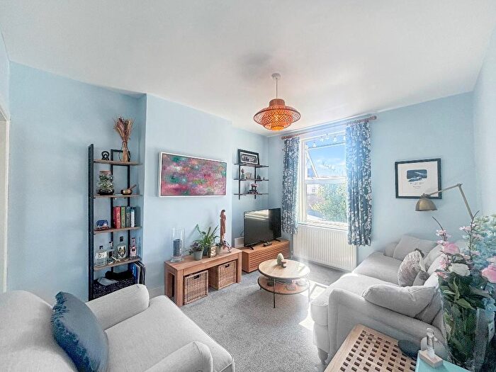 2 Bedroom Flat For Sale In Dering Road, Croydon, CR0