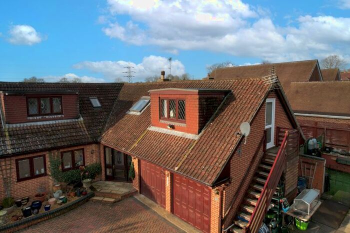 1 Bedroom Flat To Rent In Upper Hale Road, Upper Hale, Farnham, GU9