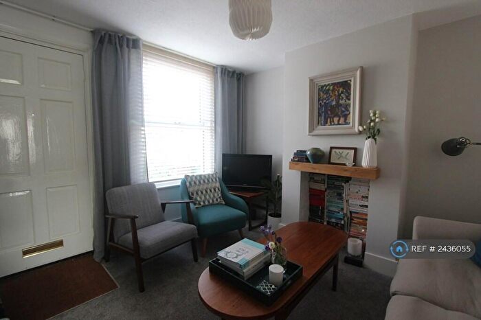 2 Bedroom End Of Terrace House To Rent In Denzil Road, Guildford, GU2