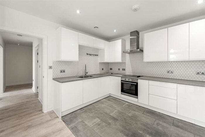 2 Bedroom Apartment To Rent In Maple Court, Cross Street, Sale, M33