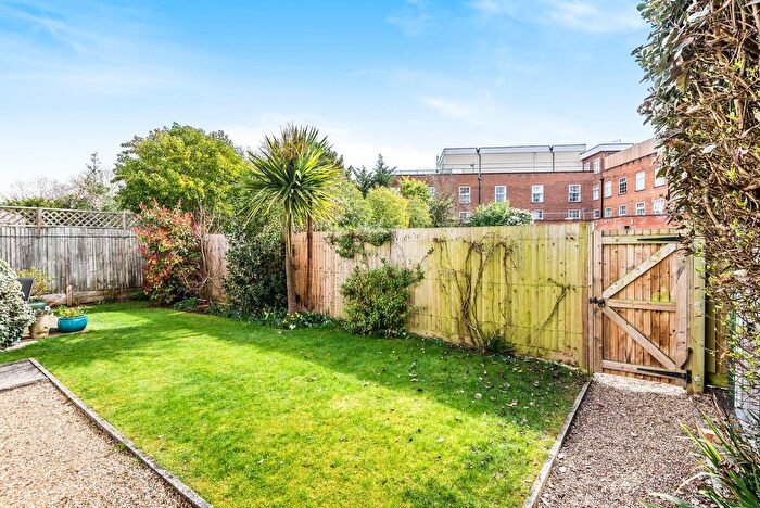 2 Bedroom Flat For Sale In Frances Road, Windsor, SL4