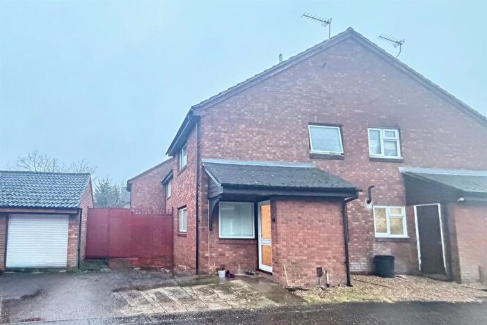 1 Bedroom Property To Rent In Aldenham Drive, Uxbridge, UB8