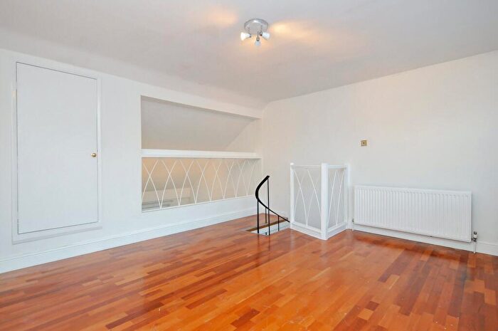 1 Bedroom Apartment To Rent In Kenworthy Road, Hackney, London, E9