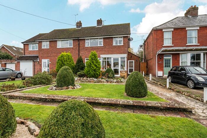 3 Bedroom Semi Detached House For Sale In Markham Road, Wroughton, Swindon, SN4