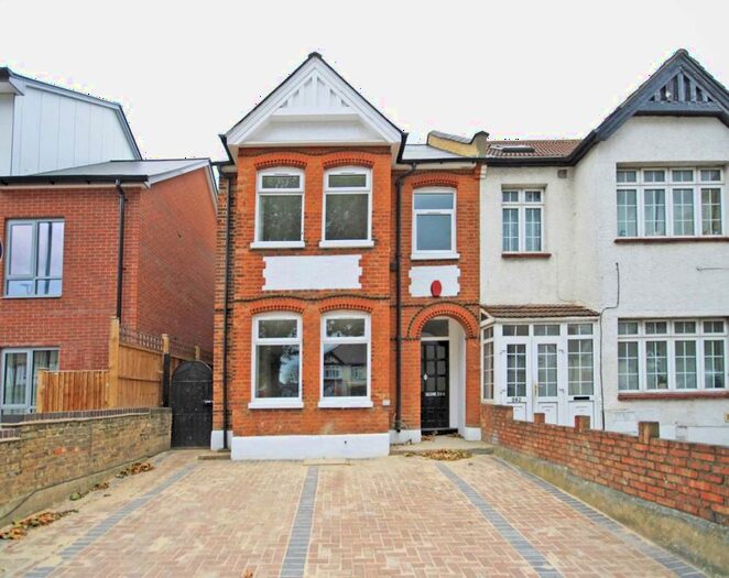3 Bedroom Flat To Rent In London Road, Isleworth, TW7