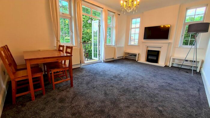 2 Bedroom Flat To Rent In Glendale Avenue, Edgware HA8