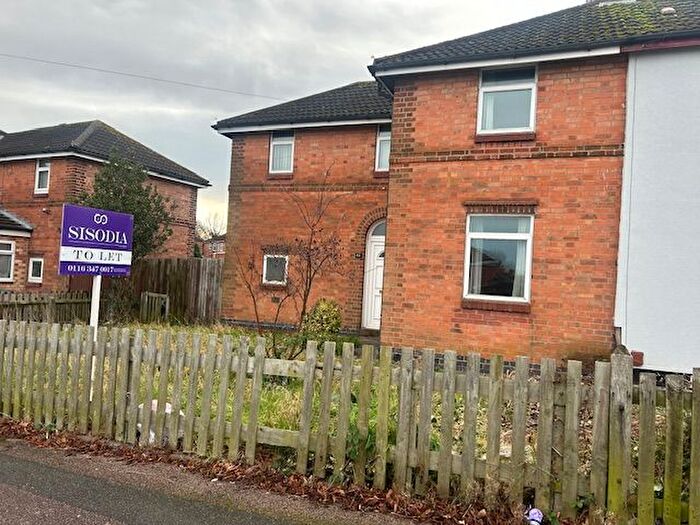 3 Bedroom Semi-Detached House To Rent In The Wayne Way, Leicester, LE5