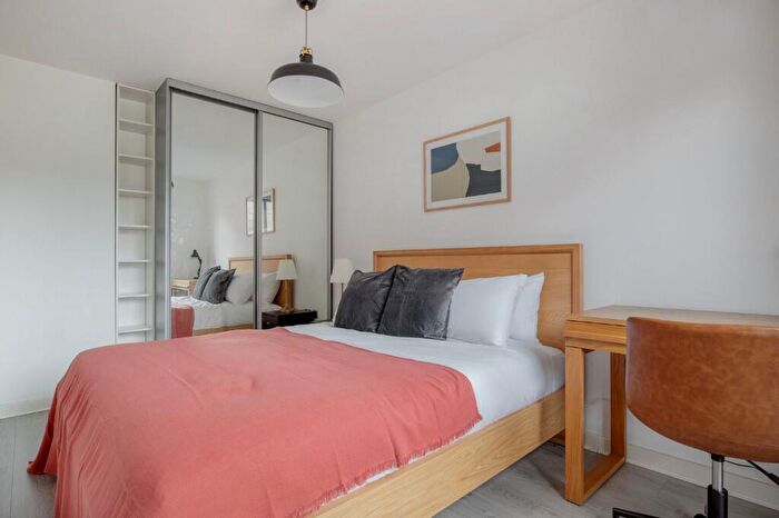 2 Bedroom Apartment To Rent In Pitfield Street, London, N1