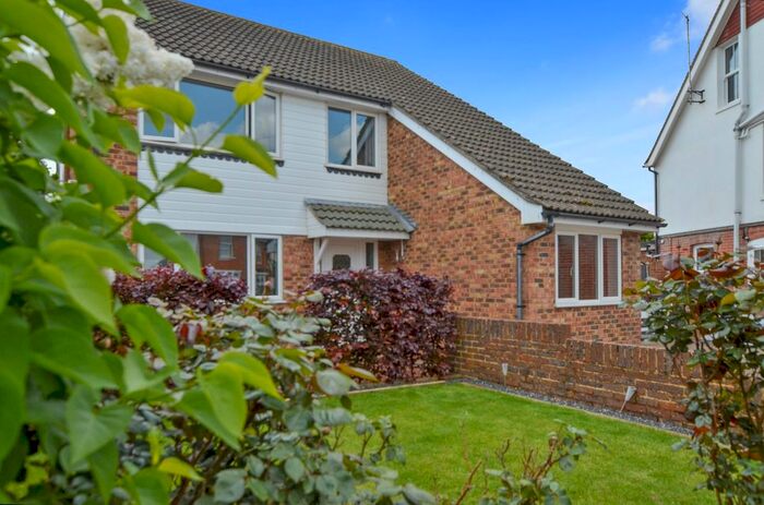 4 Bedroom Detached House For Sale In Sussex Road, New Romney, TN28