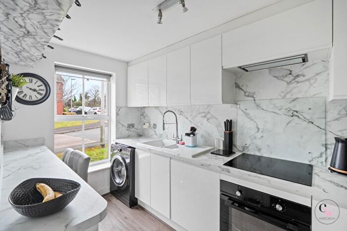 3 Bedroom Semi-detached House For Sale In Burnside Way, Winnington, Northwich, CW8