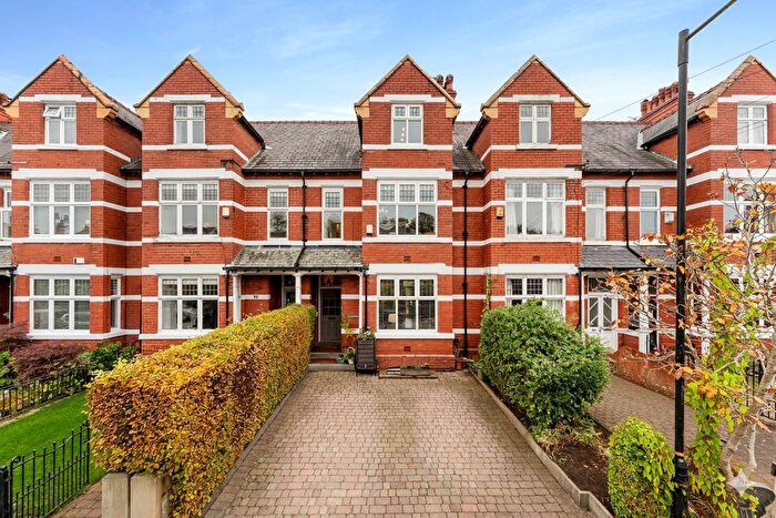 5 Bedroom Terraced House For Sale In Willow Tree Road, Altrincham, WA14