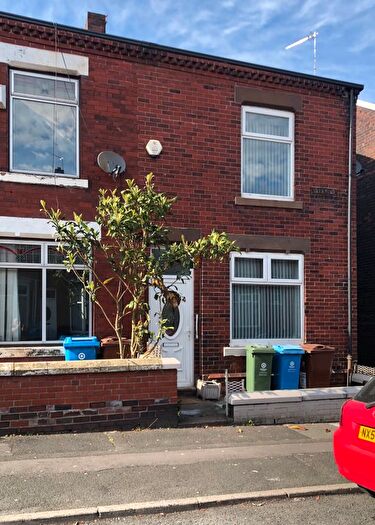 2 Bedroom End Of Terrace House To Rent In Villa Road, Oldham, OL8