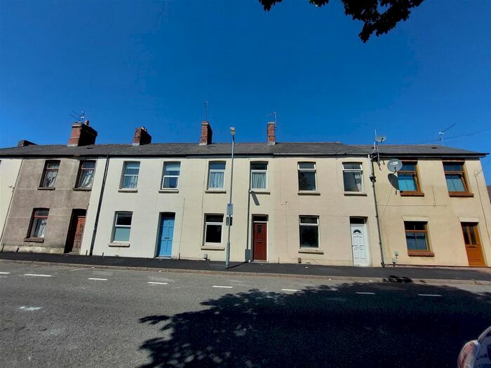 3 Bedroom Property To Rent In Fanny Street, Cathays, Cardiff, CF24