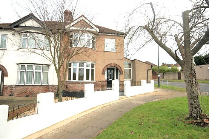 3 Bedroom Semi-Detached House To Rent In Rayners Lane, Pinner, HA5