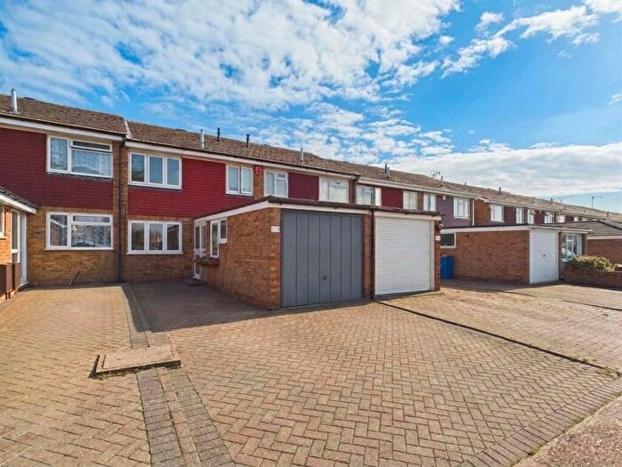 3 Bedroom Terraced House To Rent In Morley Hill, Stanford-Le-Hope, SS17