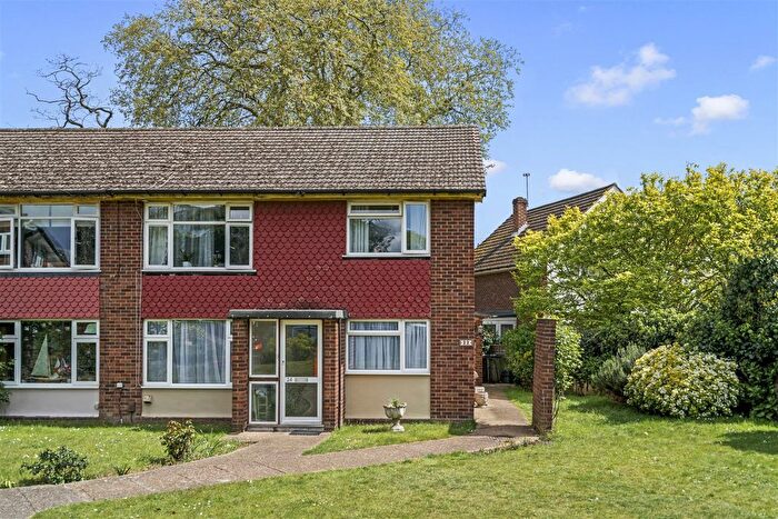 2 Bedroom Maisonette For Sale In Ravenswood Gardens, Isleworth, TW7