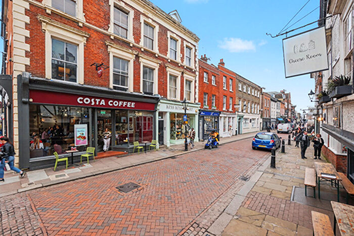 1 Bedroom Flat For Sale In High Street, Rochester, ME1