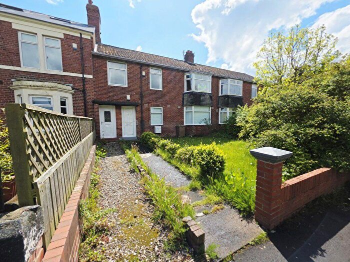 3 Bedroom Flat For Sale In Whitfield Road, Forest Hall, Newcastle Upon Tyne, NE12