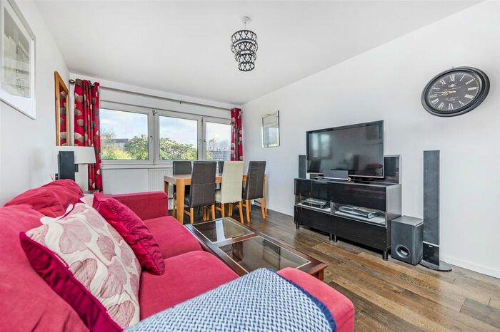 2 Bedroom Flat To Rent In Christchurch Avenue, London, NW6