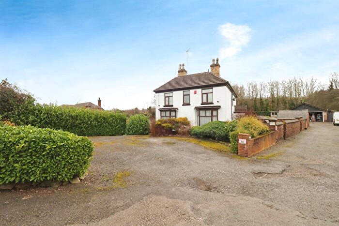 4 Bedroom Detached House For Sale In Coppice Side, Swadlincote, DE11