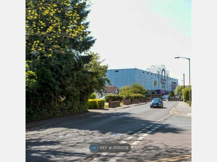 2 Bedroom Flat To Rent In St. Albans Road West, Hatfield, AL10