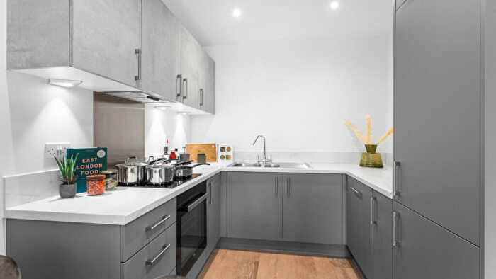 1 Bedroom Apartment For Sale In Kenavon Drive, Reading, RG1