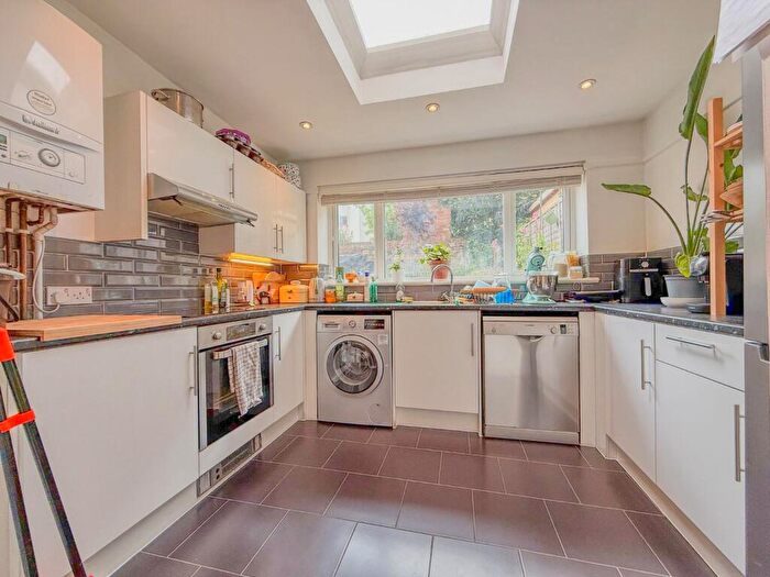 1 Bedroom Apartment To Rent In Oakfield Grove, Clifton, Bristol, BS8