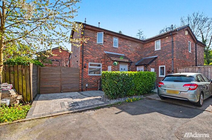 2 Bedroom Semi-Detached House For Sale In Chiswick Close, Runcorn, WA7