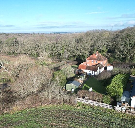 3 Bedroom Semi-detached House For Sale In Reading Road, Rotherwick, RG27