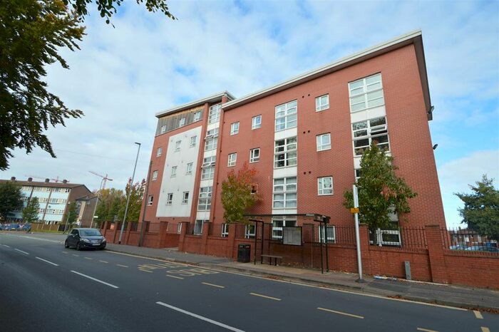 2 Bedroom Flat To Rent In City Road East, Manchester, M15