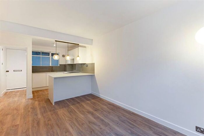 1 Bedroom Flat To Rent In Rockley Road, West Kensington, W14