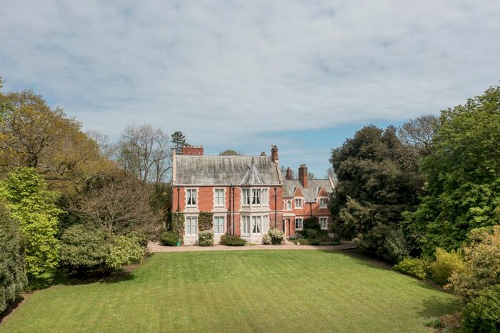 12 Bedroom Detached House For Sale In Enholmes Lane, Patrington, Hull, HU12