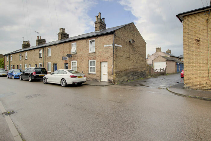 2 Bedroom End Of Terrace House To Rent In Luke Street, Eynesbury, PE19