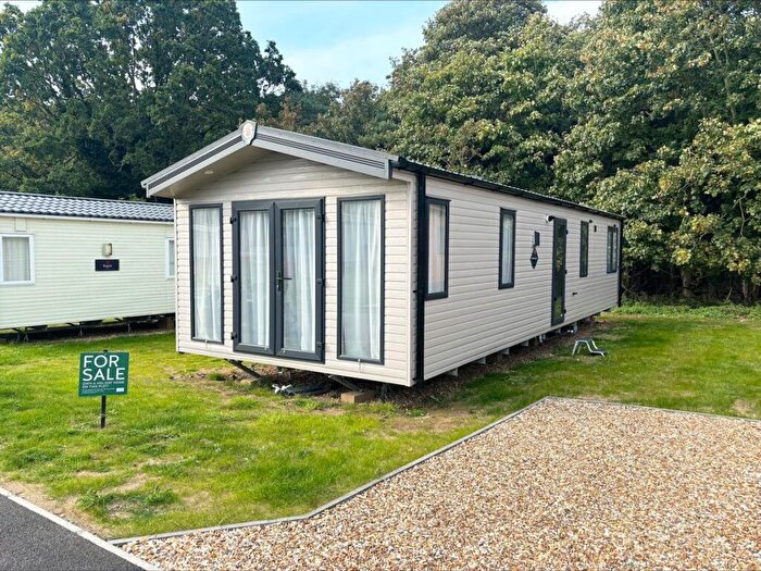 2 Bedroom Caravan For Sale In , Fritton, NR31