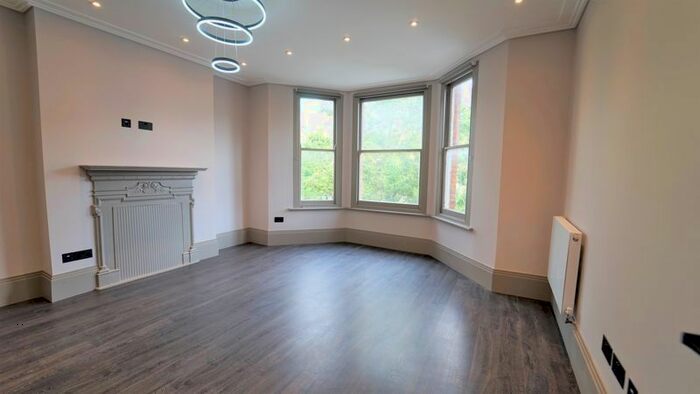 2 Bedroom Flat To Rent In Essendine Road, London, W9