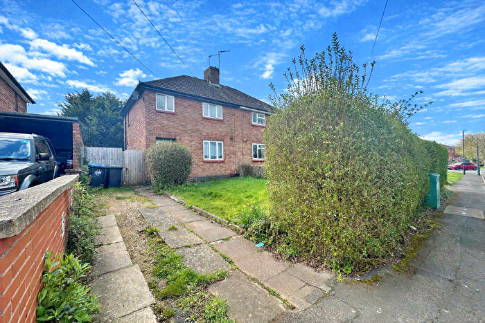 3 Bedroom Semi Detached House For Sale In Chamberlain Road, Rugby, CV21