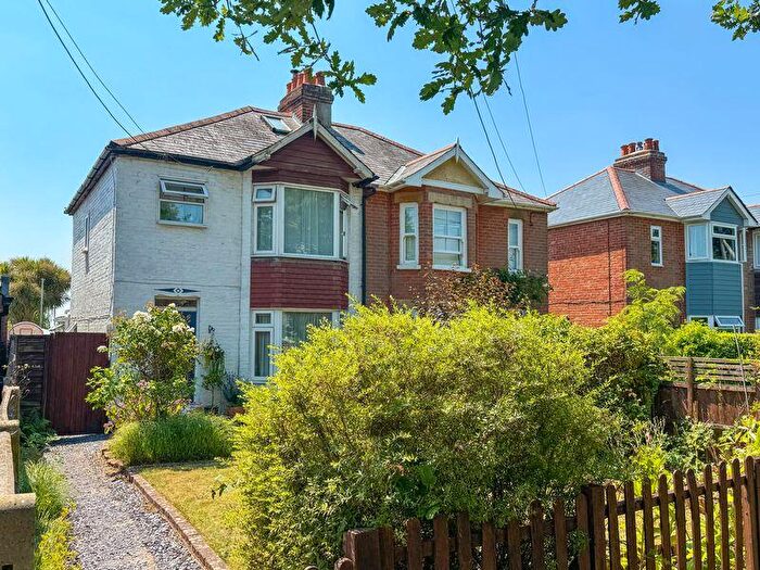 3 Bedroom Semi-Detached House For Sale In Bishops Waltham, SO32