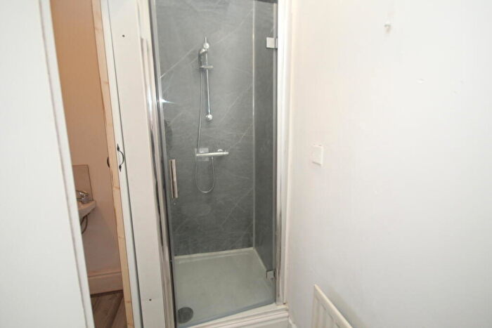 1 Bedroom Flat To Rent In Davyhulme Road East, M32