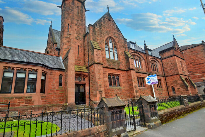 2 Bedroom Flat To Rent In / Newlands Road, Cathcart, Glasgow, G44