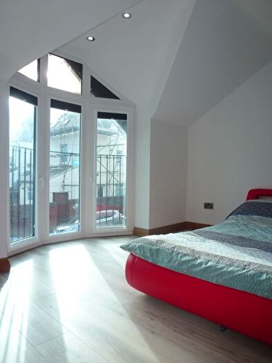 1 Bedroom Mews To Rent In Claude Road, Cardiff, CF24