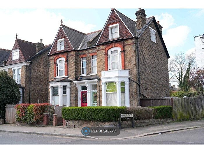 2 Bedroom Flat To Rent In Vicars Hill, London, SE13